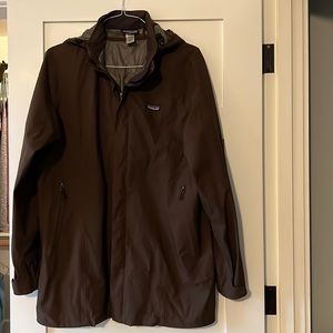 Men’s Patagonia waterproof trench coat